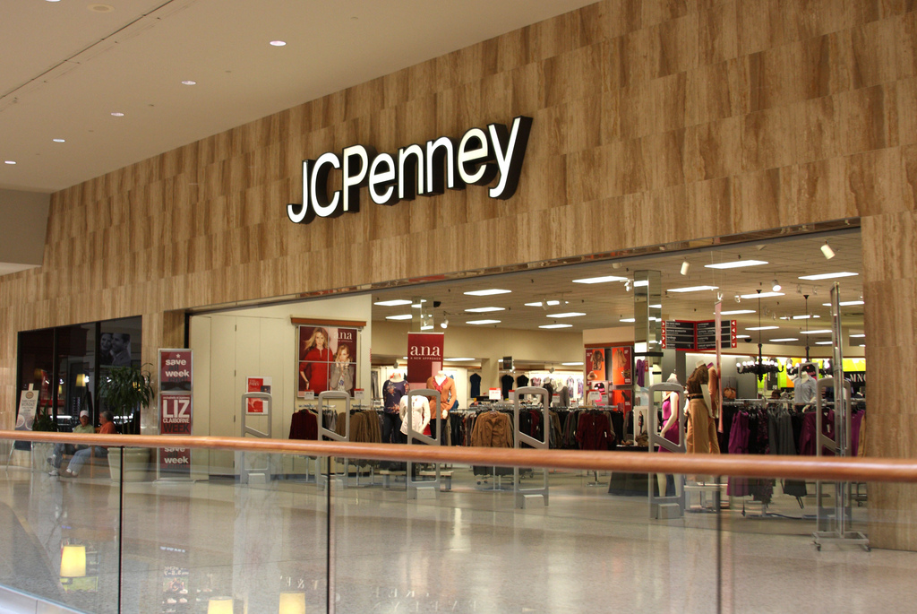 亚马逊正在与JC Penney进行谈判，欲扩展其服装业务