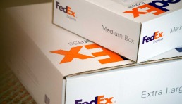 为应对运输高峰，FedEx扩展周日送货上门服务